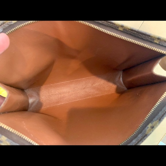 Louis Vuitton vintage Toiletry pouch 26 - Picture 9 of 14